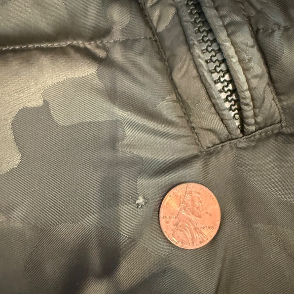 Moncler Boys Size 14 Camo Puffer - Picture 11 of 13